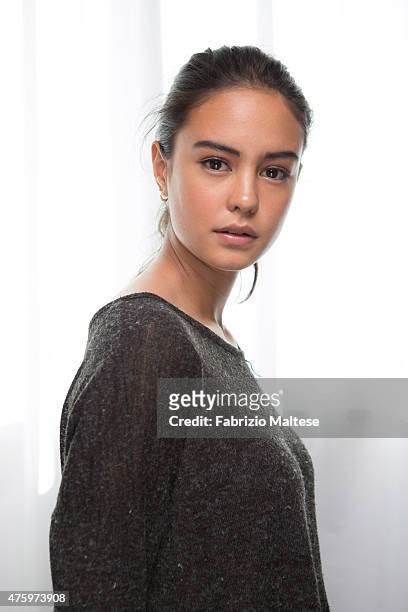 399 Actress Courtney Eaton Photos & High